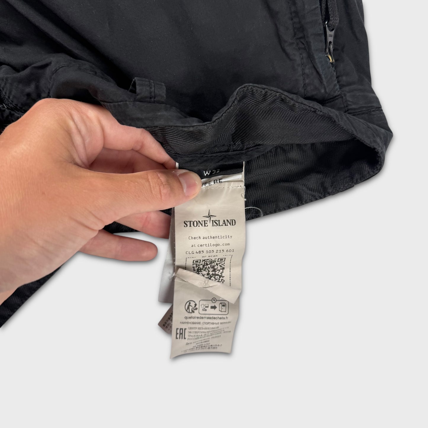 Stone Island Black Tela Cargo Shorts W32