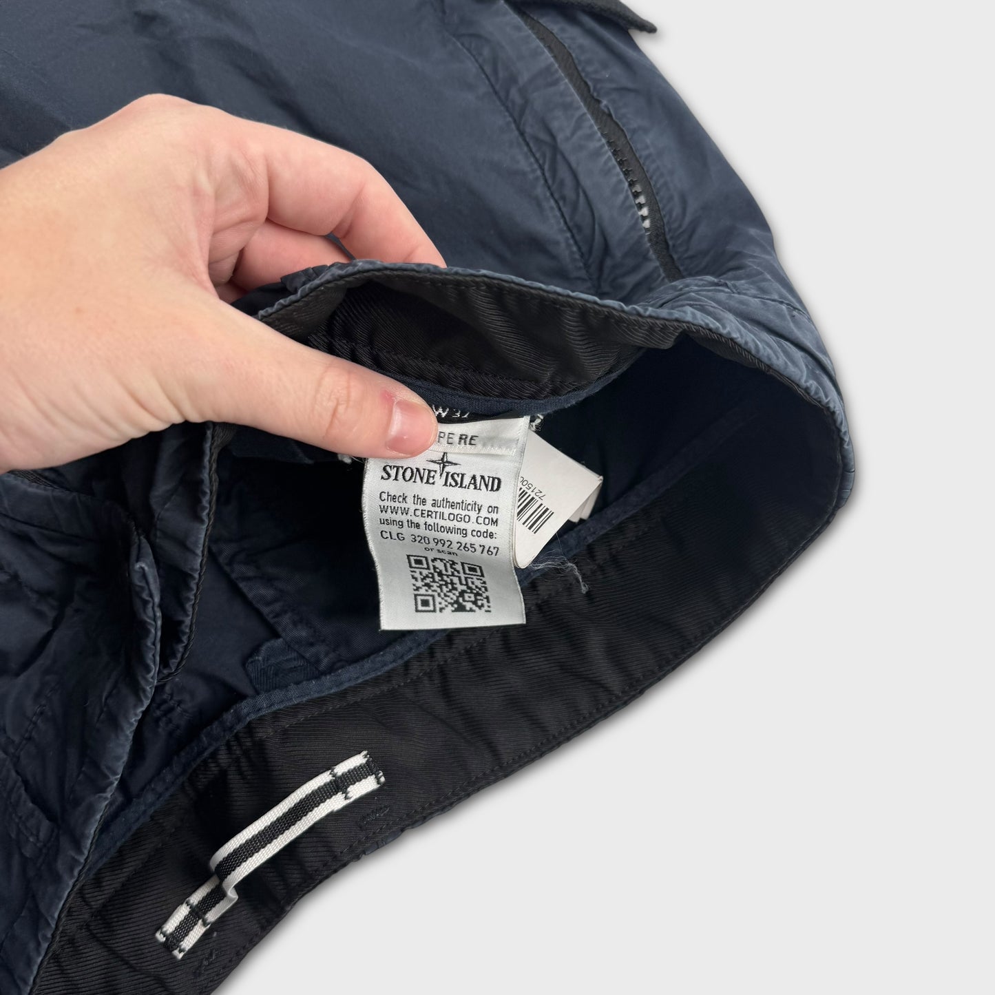 Stone Island Navy Tela Cargo Shorts W32