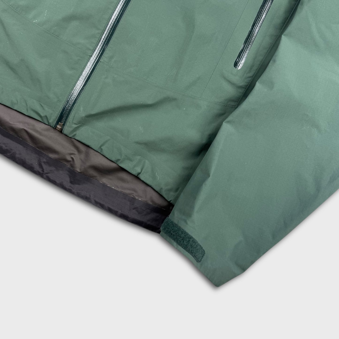 Arc’teryx Beta SL ‘Cypress Green’ Goretex Jacket M