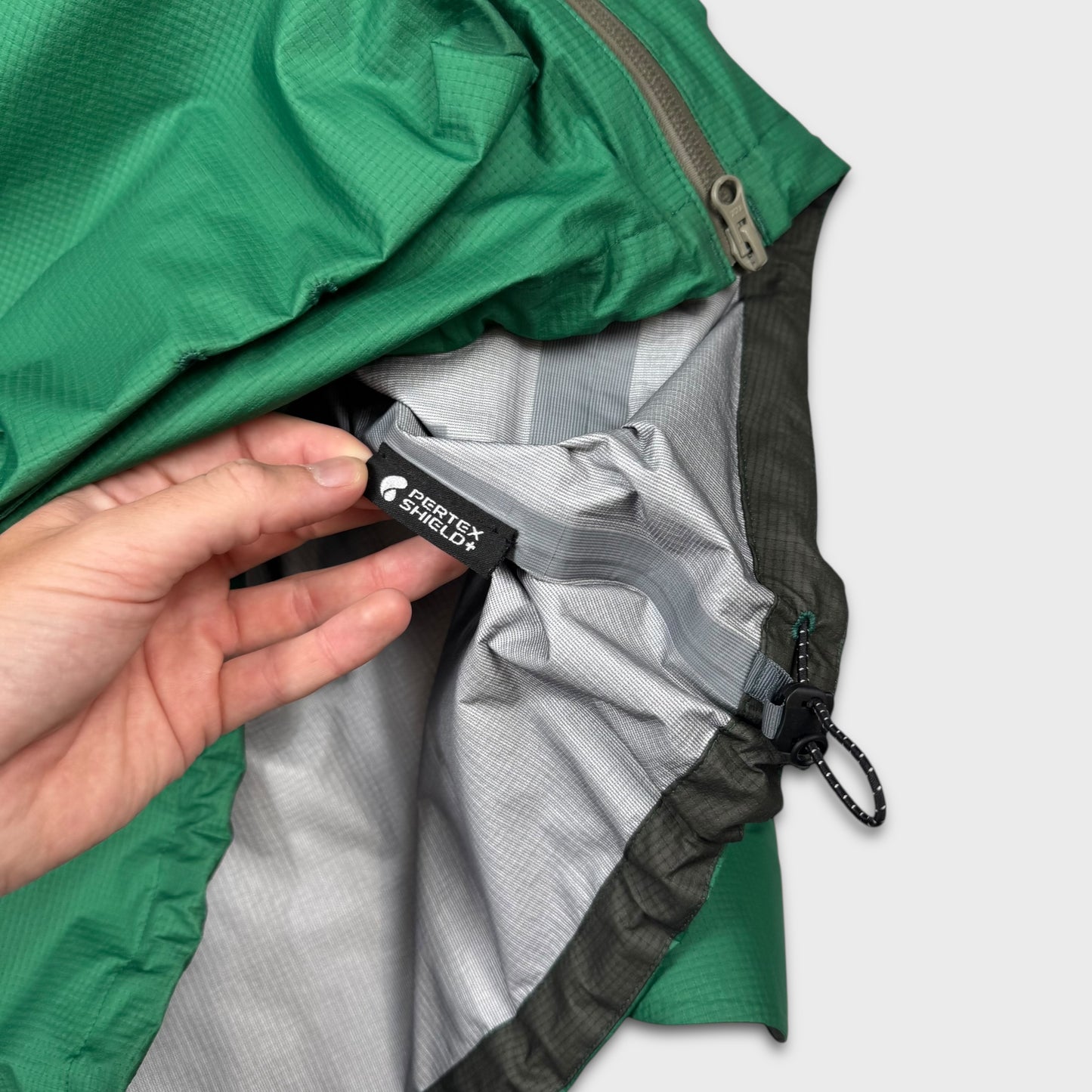 And Wander Pertex Field Water-Resistant Jacket M