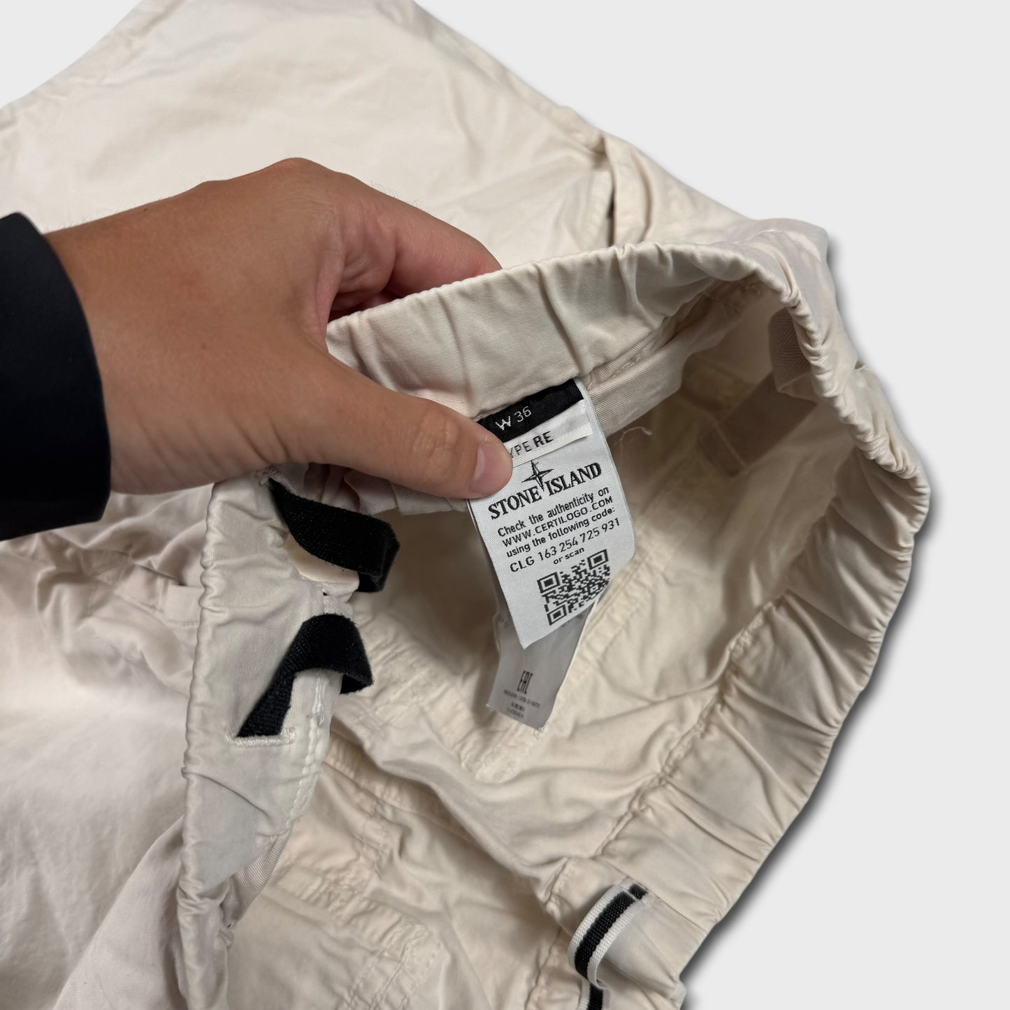 Stone Island Badge Cargo Shorts W36