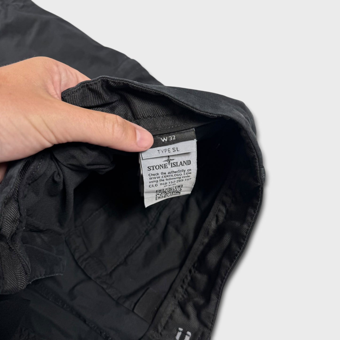 Stone Island Badge Cargo Shorts W32