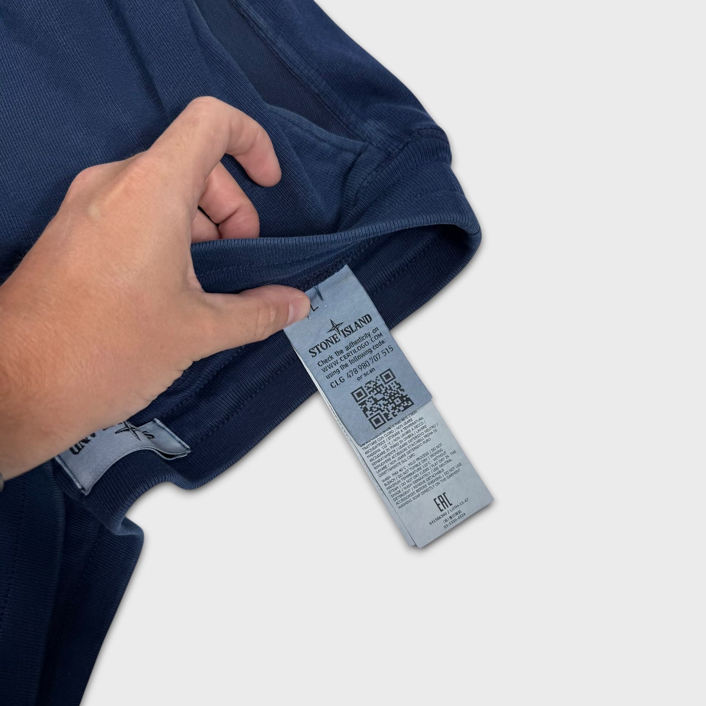 Stone Island Navy Cotton Badge Shorts L