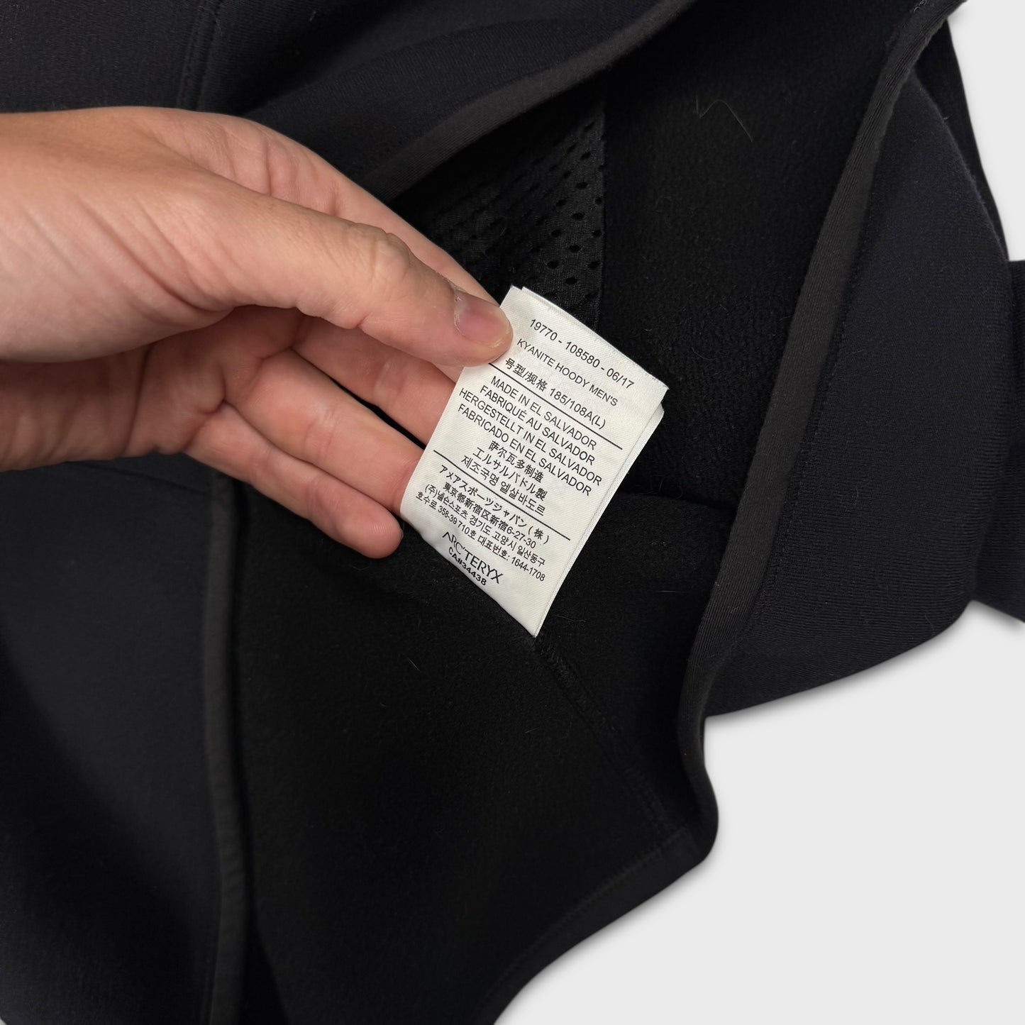 Arc’teryx Black Kyanite Hoodie L