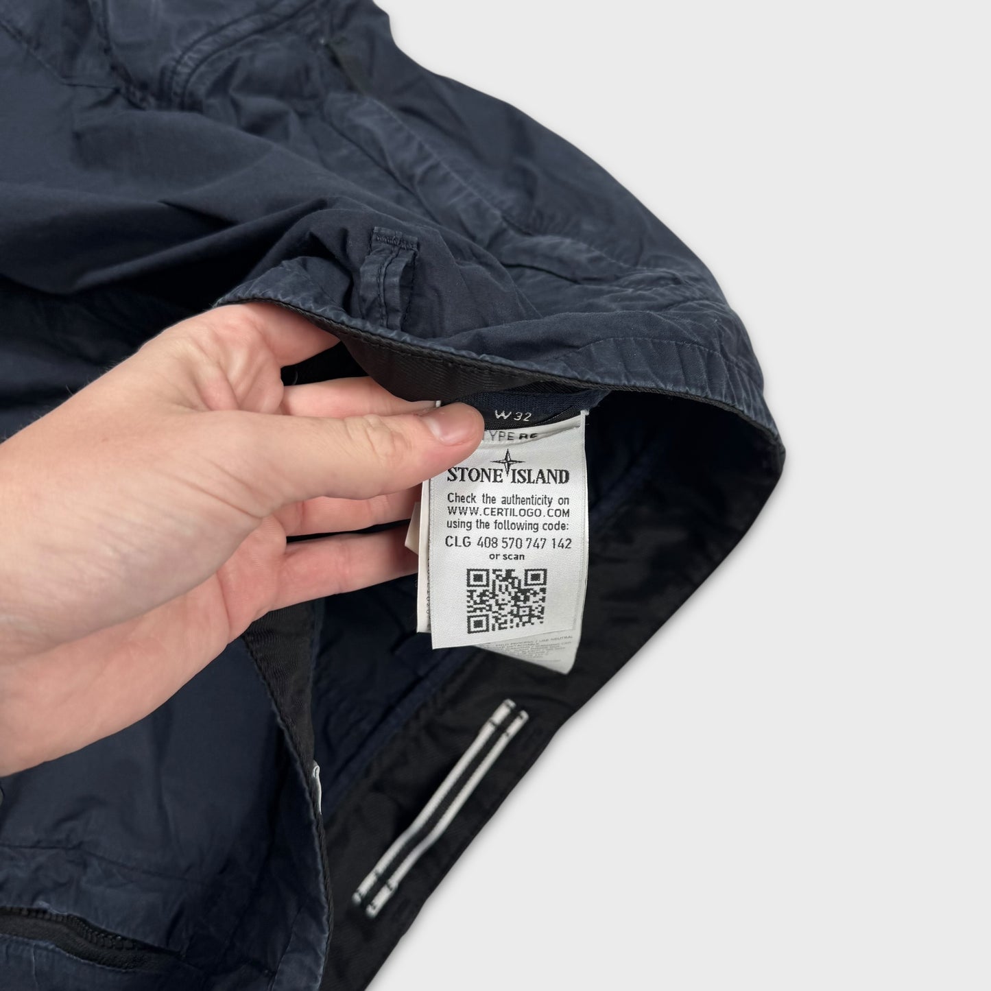Stone Island Navy Tela Cargo Shorts W32