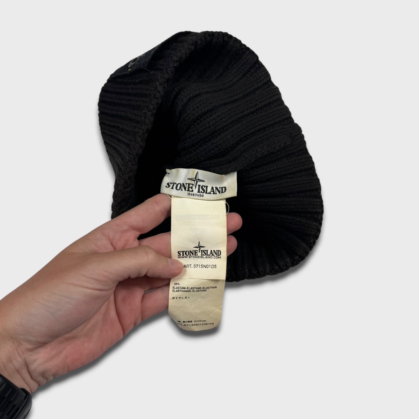 Stone Island Black Badge Ribbed Beanie