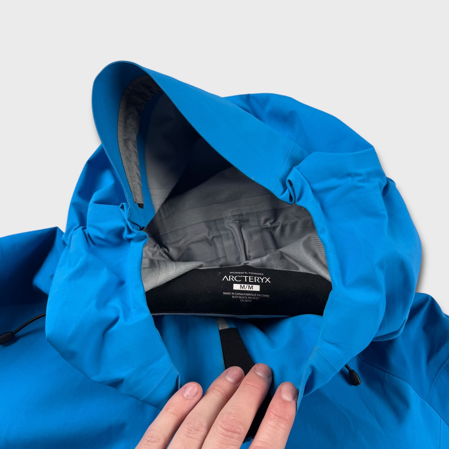 Arc’teryx Two-Tone Blue Goretex Jacket Women’s M