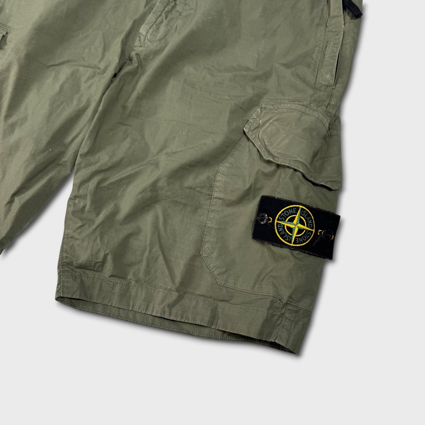 Stone Island Badge Cargo Shorts W32