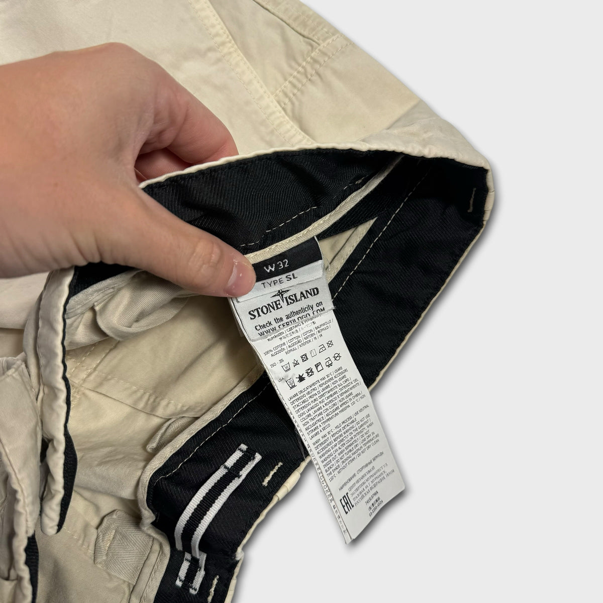 Stone Island Badge Cargo Shorts W32