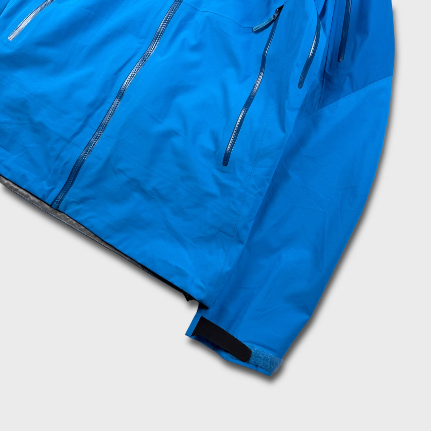 Arc’teryx Two-Tone Blue Goretex Jacket Women’s M