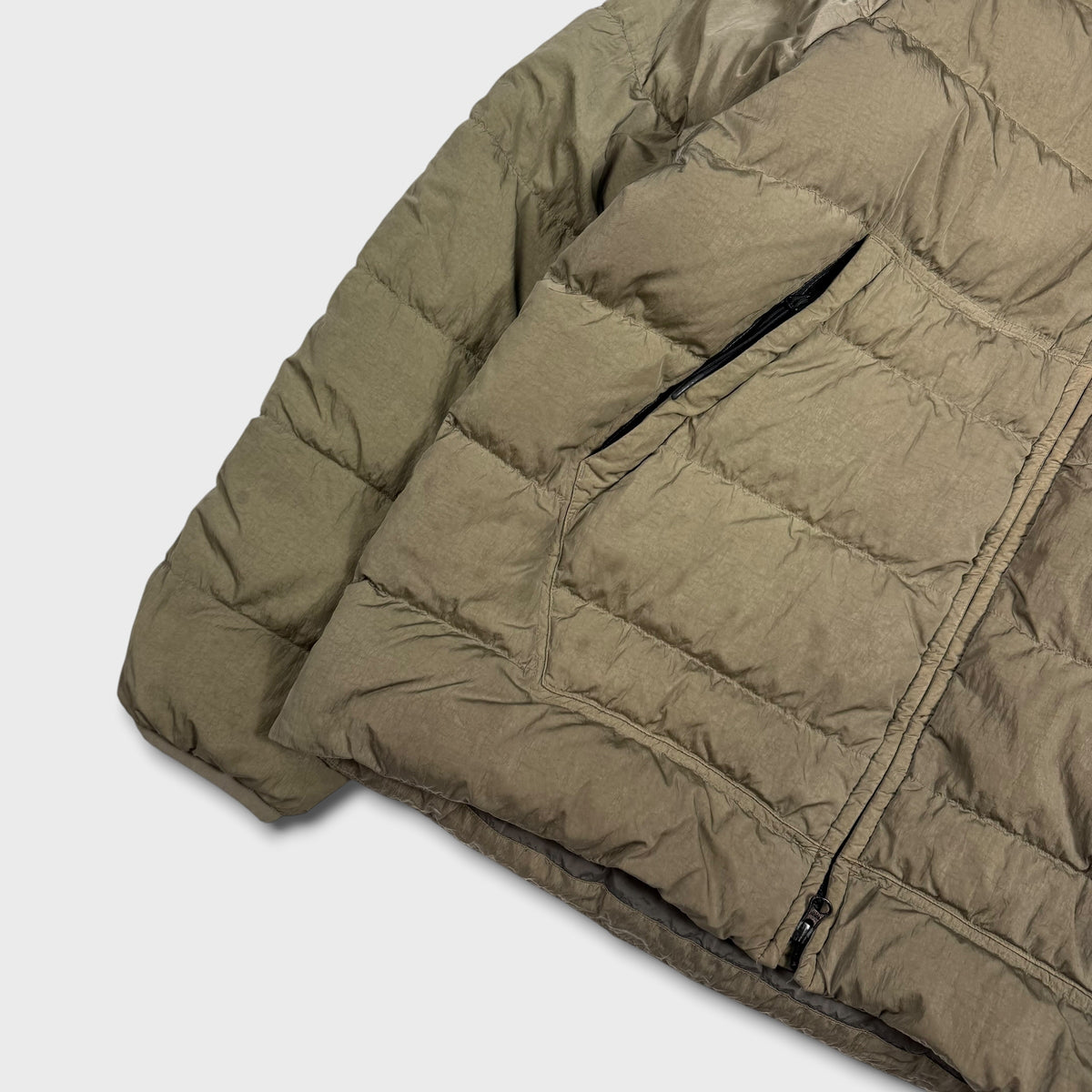CP Company Eco Chrome-R Goggle Hood Puffer Jacket M