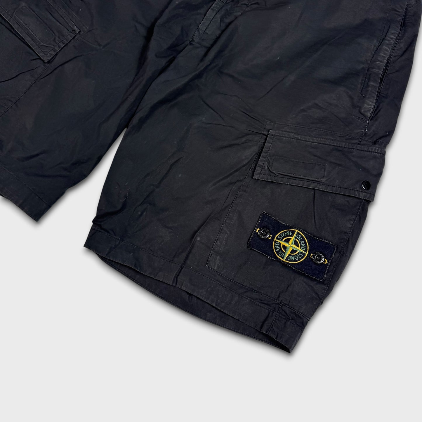 Stone Island Badge Cargo Shorts W32