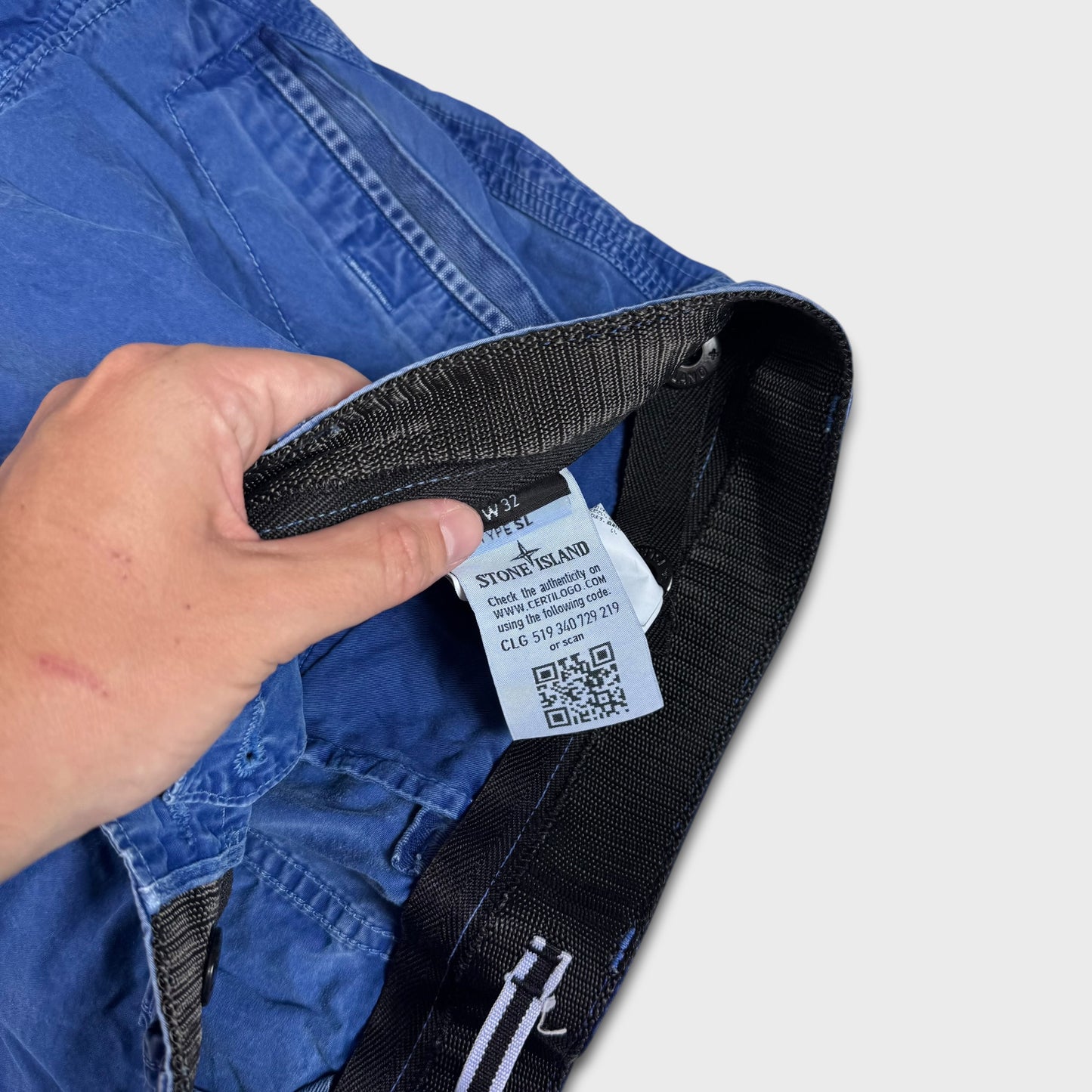 Stone Island Badge Cargo Shorts W32