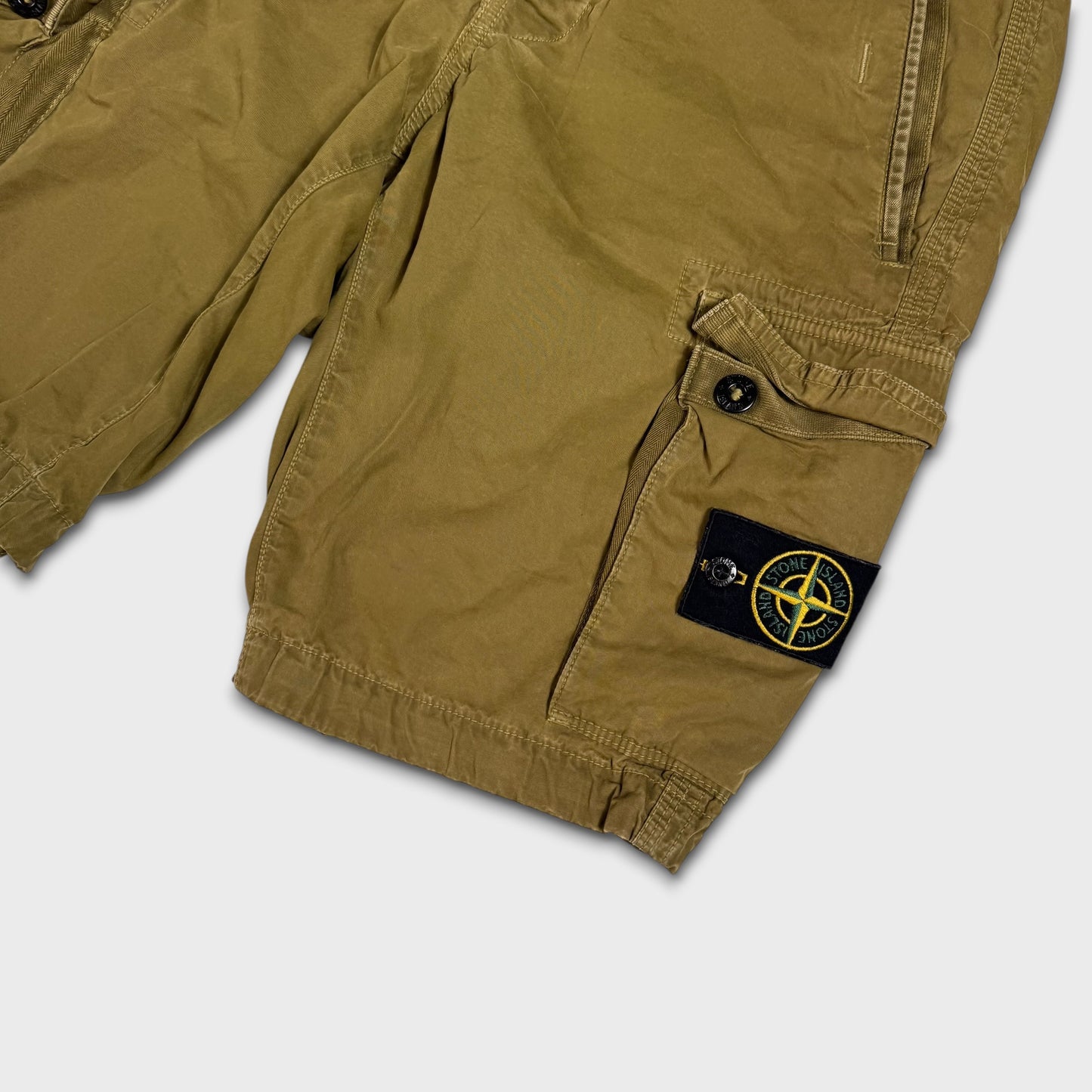 Stone Island Badge Cargo Shorts W30