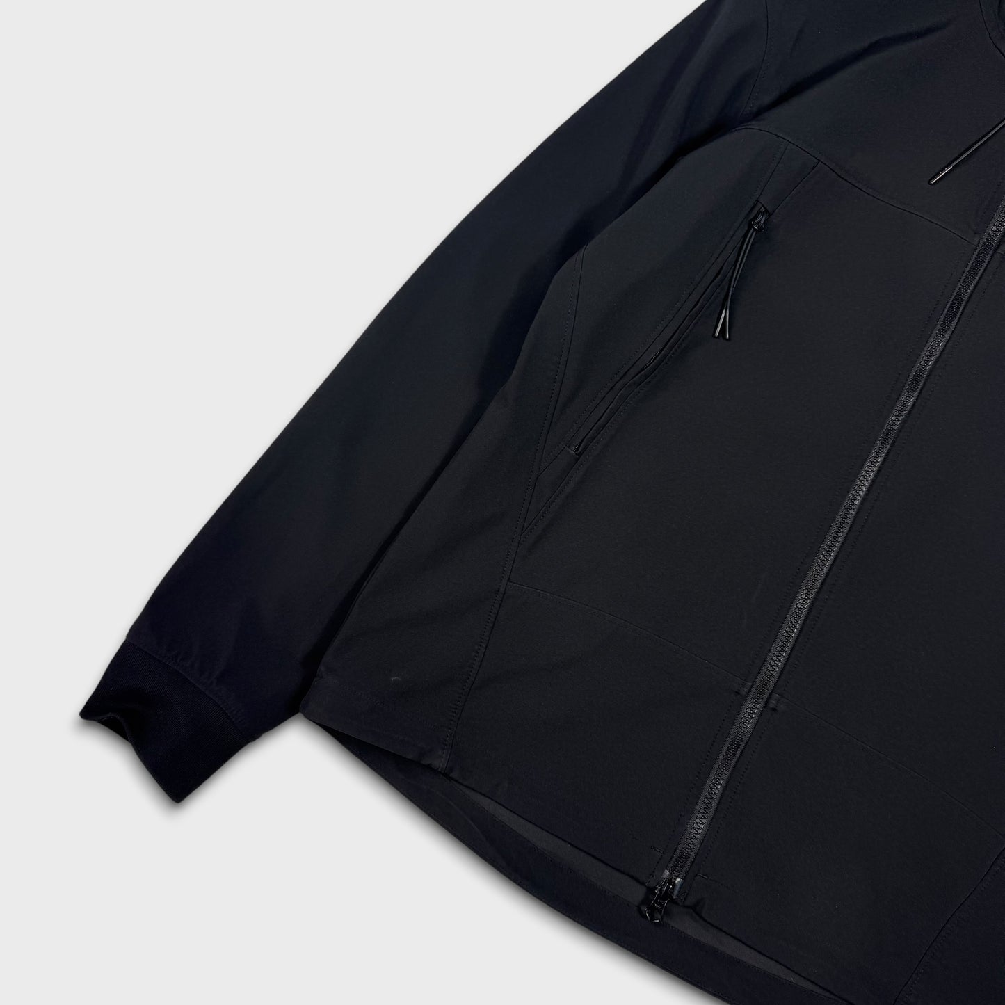 CP Company Black Goggle Soft Shell-R Jacket L
